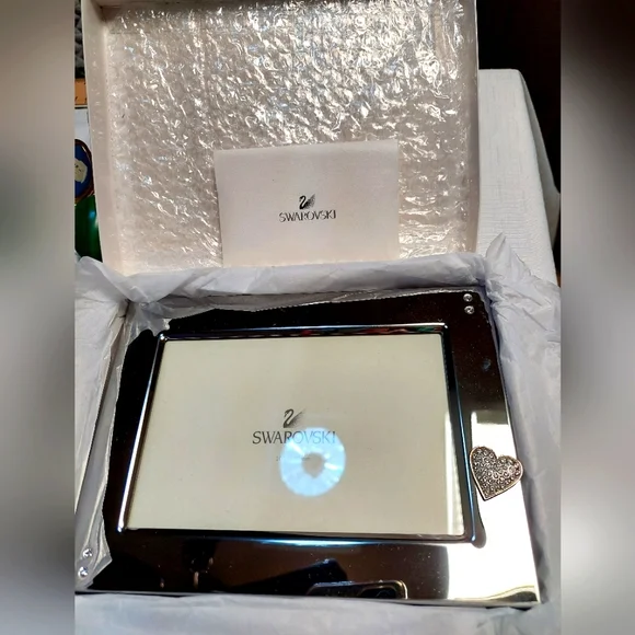 新品Swarovski フォトフレーム 10x15cm スワロフスキー置物・アクセサリー専門店 ☆プラネタリウム